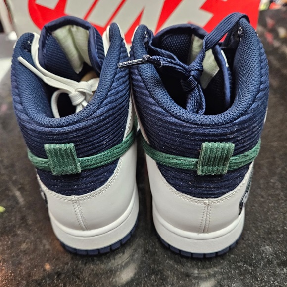 Sz 8.5 high top dunks great condition - Picture 6 of 11